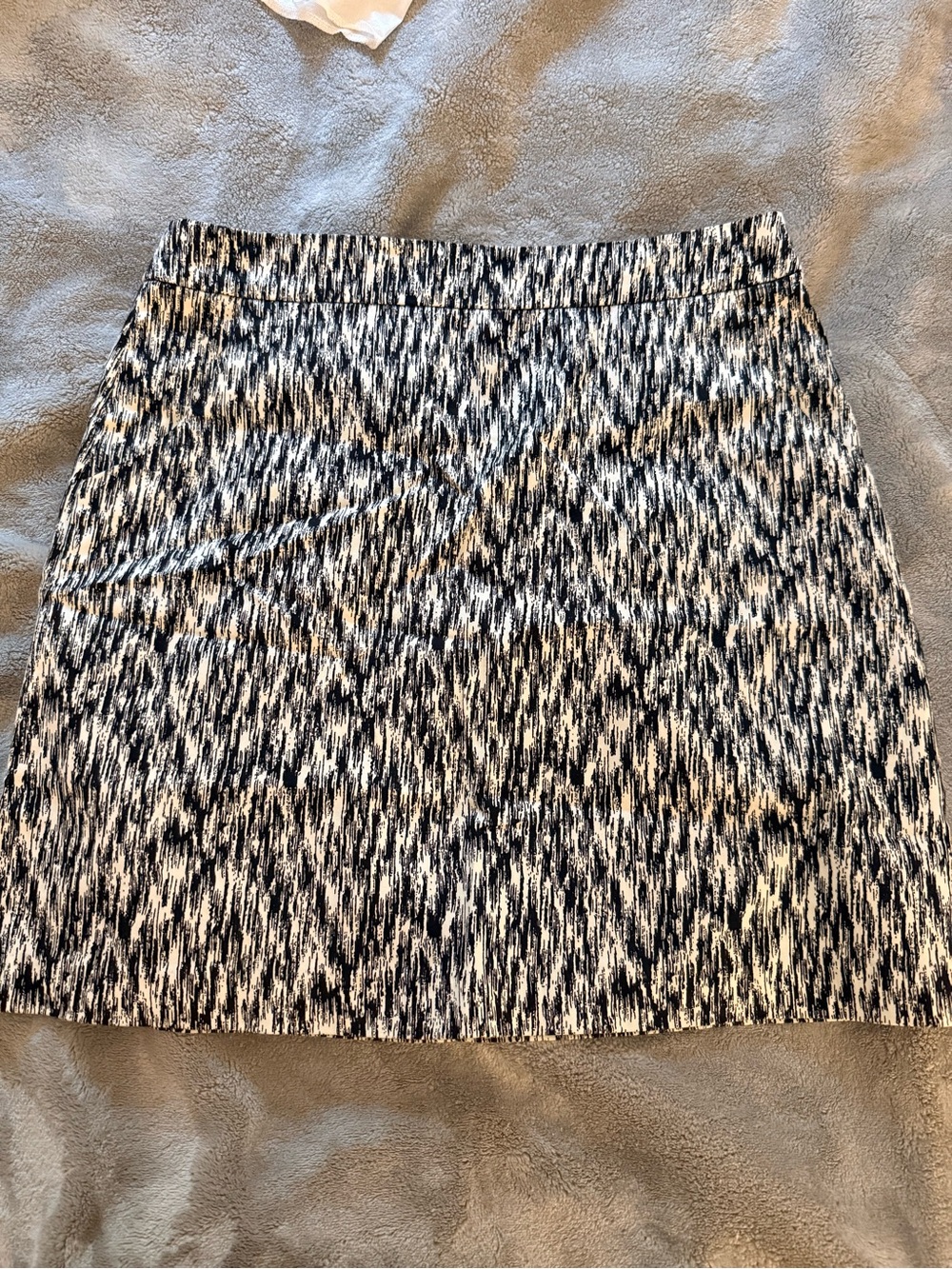 Valerie Bertinelli Black & White Patterned Mini Skirt
